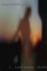 I  love pussy in Dickson to kiss, feel and touch.